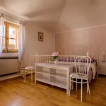 In Mit Privatem Parkplatz By Interhome Kras