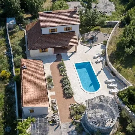 Tatil Evi In Mit Privatem Parkplatz By Interhome *