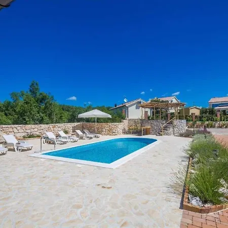 In Mit Privatem Parkplatz By Interhome Tatil Evi *