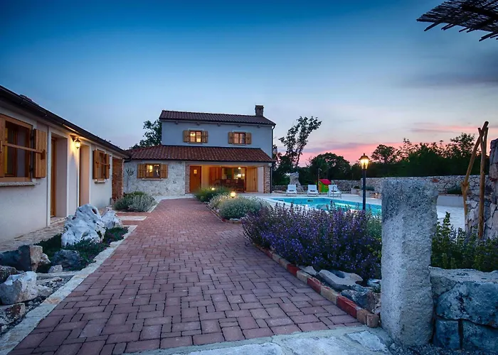 In Mit Privatem Parkplatz By Interhome Tatil Evi *